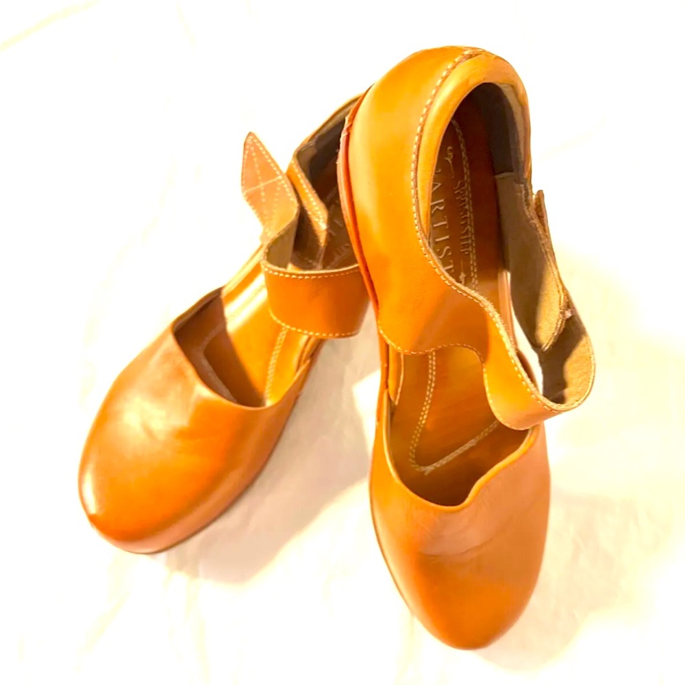 L'artiste Shoes Mary Janes Gloss Brown  Size 39 (US Size 8)